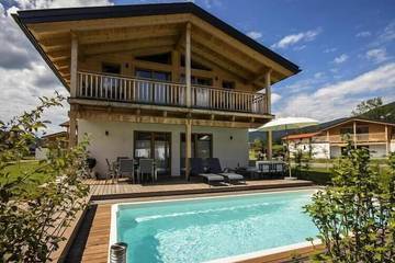 Chalet für 6 Personen, mit Pool und Balkon, mit Haustier in Inzell