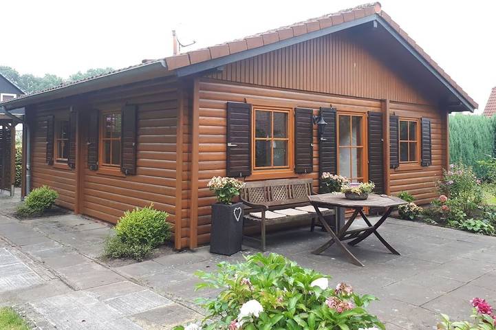 Ferienhaus für 4 Personen, mit Terrasse und Garten in Oldenburg