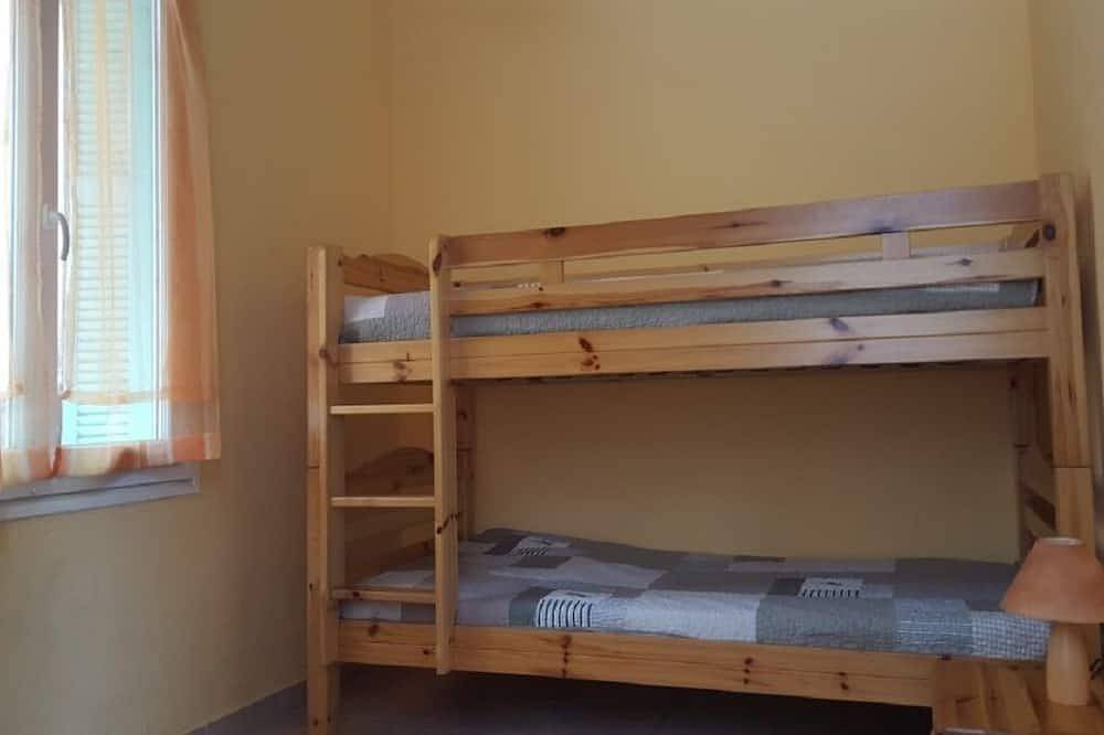 Apartamento entero, Gite Rural Loustal Vésubie Mercantour. 15 m from Thermes Berthemont les Bains in Roquebillière, Nizza Region