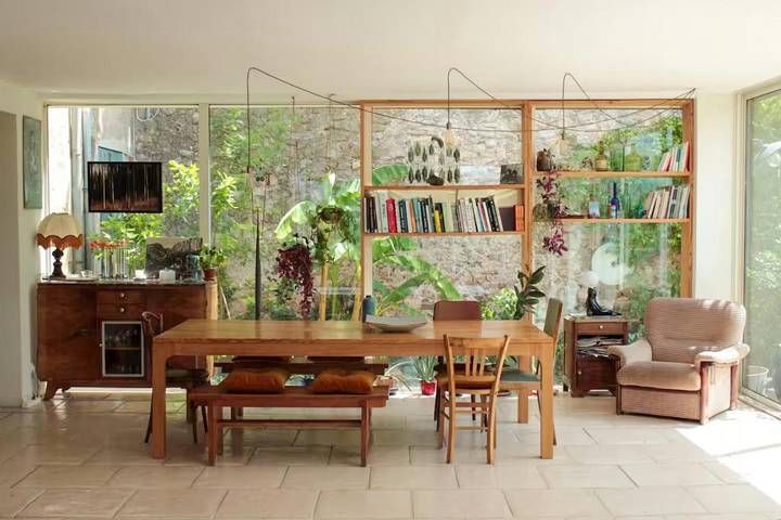 Location de vacances pour 6 personnes, avec terrasse ainsi que jardin et piscine à Lunas - 2