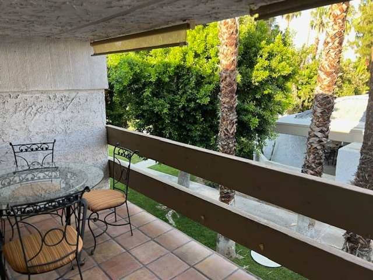 Geheel appartement, Chic Desert Condo with Mountain Views in Palm Springs, Coachella Valley