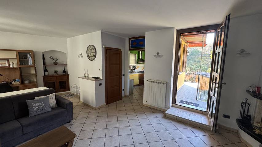 Appartement entier, Appartement de vacances pour 5 personnes avec vue in Baveno, Comune di Baveno