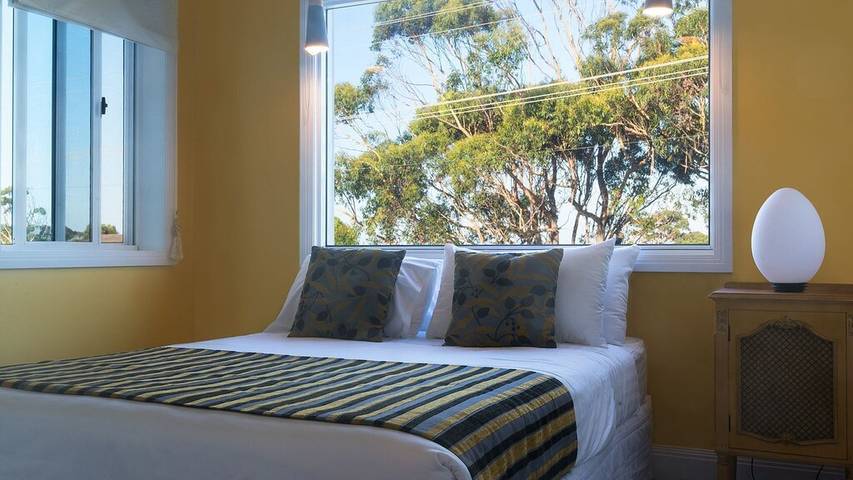 Holiday home for 10 people, with balcony and garden in South Coast NSW