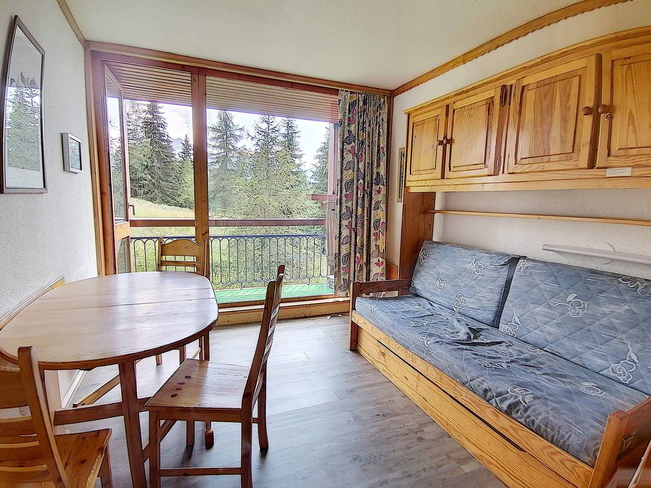 Entire studio, Renovated studio 4 ppl · Near center · Balcony in Arc 1800, Bourg-Saint-Maurice