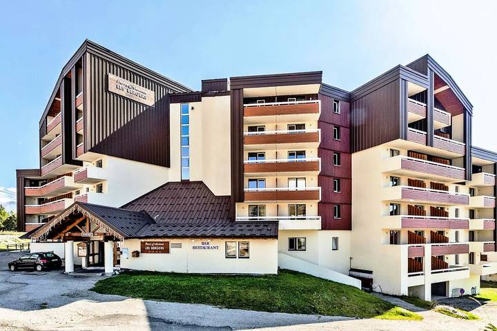 Studio pour 4 personnes, avec balcon et vue ainsi que sauna et piscine - 1