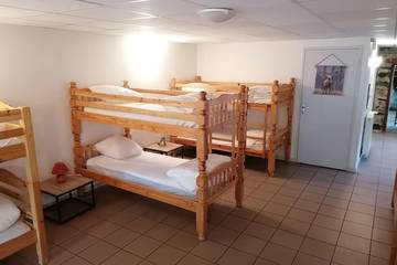 Gîte pour 11 personnes, avec terrasse à Beaudéan