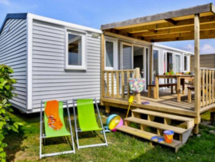Camping pour 6 personnes, avec terrasse