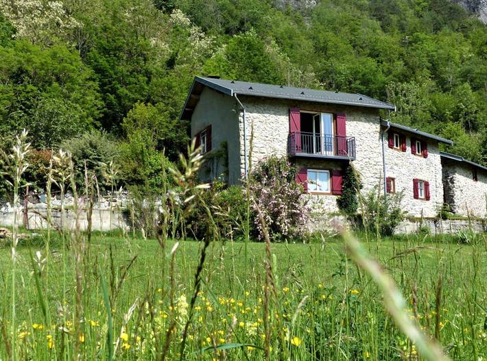Gîte pour 6 personnes, avec jardin et terrasse
