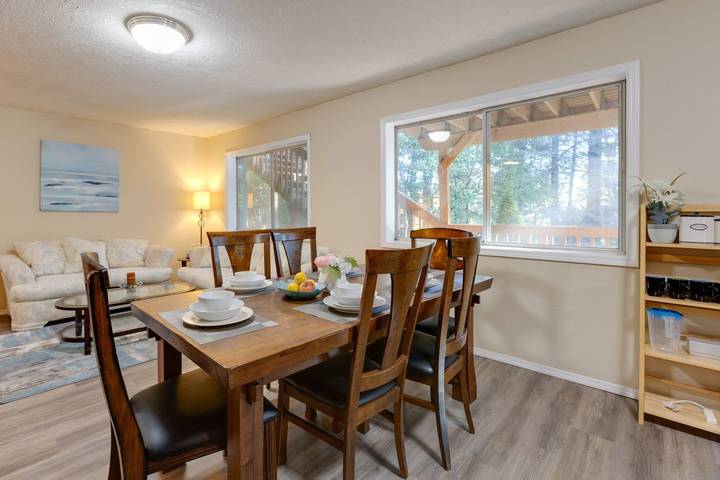 Apartamento entero, Oregon Jade Lodging- Amplias 2 habitaciones, Ev Charger, bastante junto a Stream in West Linn, Condado de Clackamas