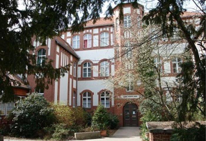 Hostel für 2 Personen, mit Terrasse und Garten sowie Ausblick in Lichtenrade Berlin
