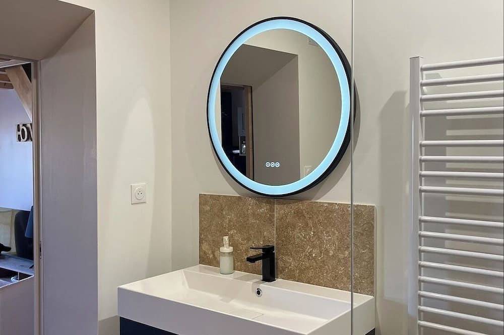 Appartement entier, Le Repaire de Maltus \"gîte & Spa in Lussac, Région de Libourne
