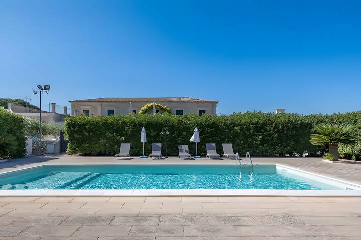 Entire apartment, Villa Aguglie - Suite Dalia in Modica, Ragusa Province
