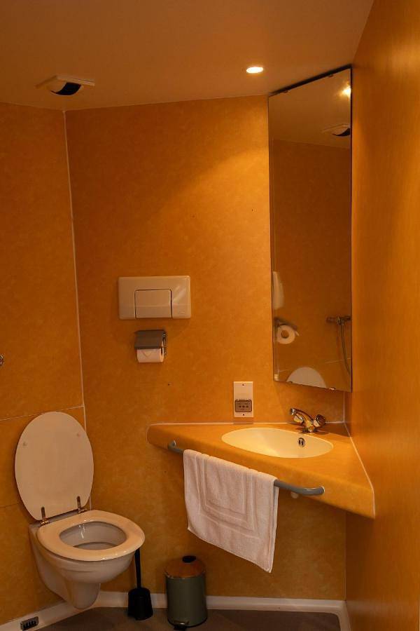 Hôtel pour 5 personnes, avec jardin et terrasse, animaux acceptés à Saint-Amans-des-Cots - 4