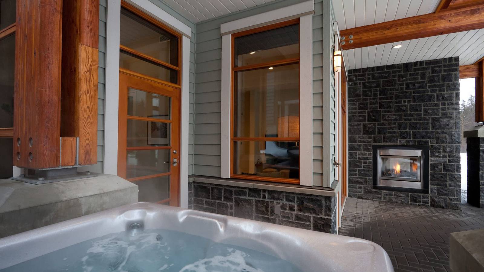 Geheel appartement, Cozy townhouse w  hot tub   patio in Whistler, Whistler Blackcomb