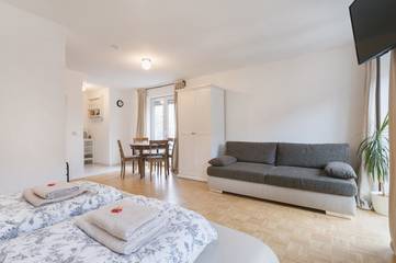 Vacation Apartment for 4 Guests in Dresden-Neustadt, Dresden, Picture 2