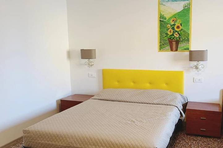 Hotel per 6 persone, con giardino - 1