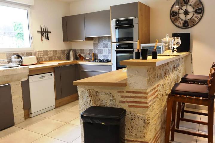 Location de vacances pour 9 personnes, avec jardin et piscine, animaux acceptés à Nérac - 4