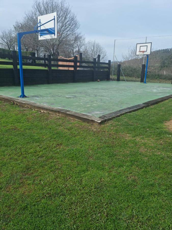 Casa rural para 16 personas, con vistas además de jardín y piscina en el País Vasco - 4