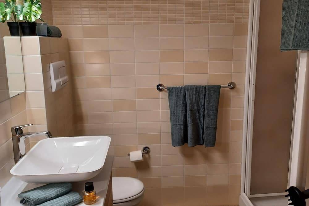 Ganze Wohnung, #206 für bis 6 Personen ab 70,-€/Nacht incl kostenl. Wlan, toller Seeblick in Gardola, Tignale