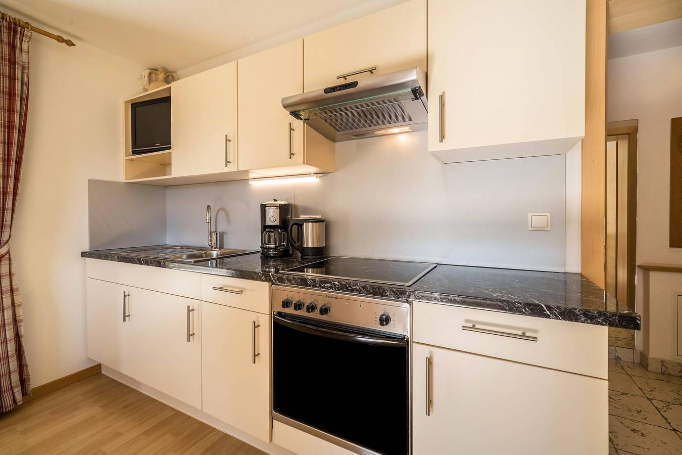 Ganze Wohnung, Ferienhaus "Maria Schneeglöcklein" mit Bergblick, Balkon, Garten & Sauna in Capanne di Fuori, Moos in Passeier