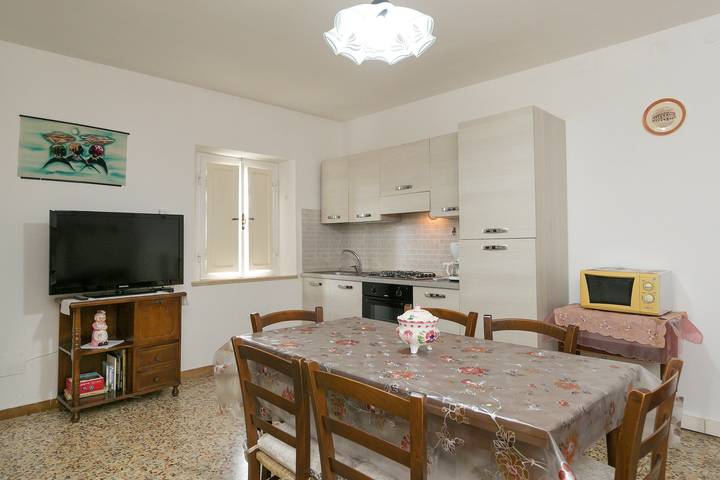 Appartamento intero, Appartamento "Appartamento Stella" con Balconi privati, Terrazza privata e Wi-Fi in Chianni, Costa degli Etruschi