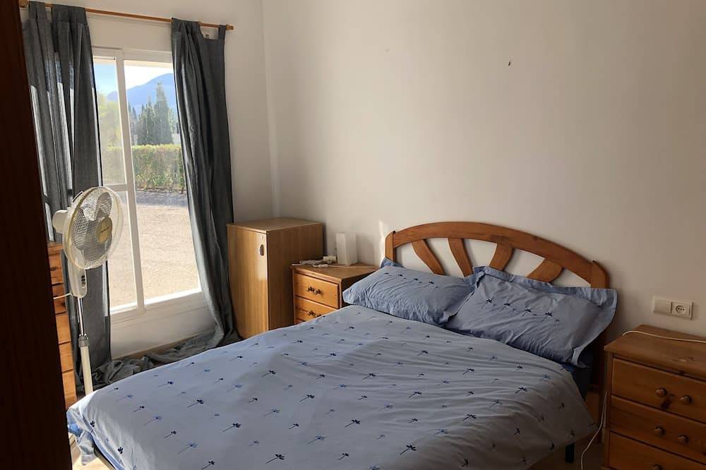 4 separate accommodations with 4 bathrooms in large estate 6 km from the beaches in Turre, Costa de Almería