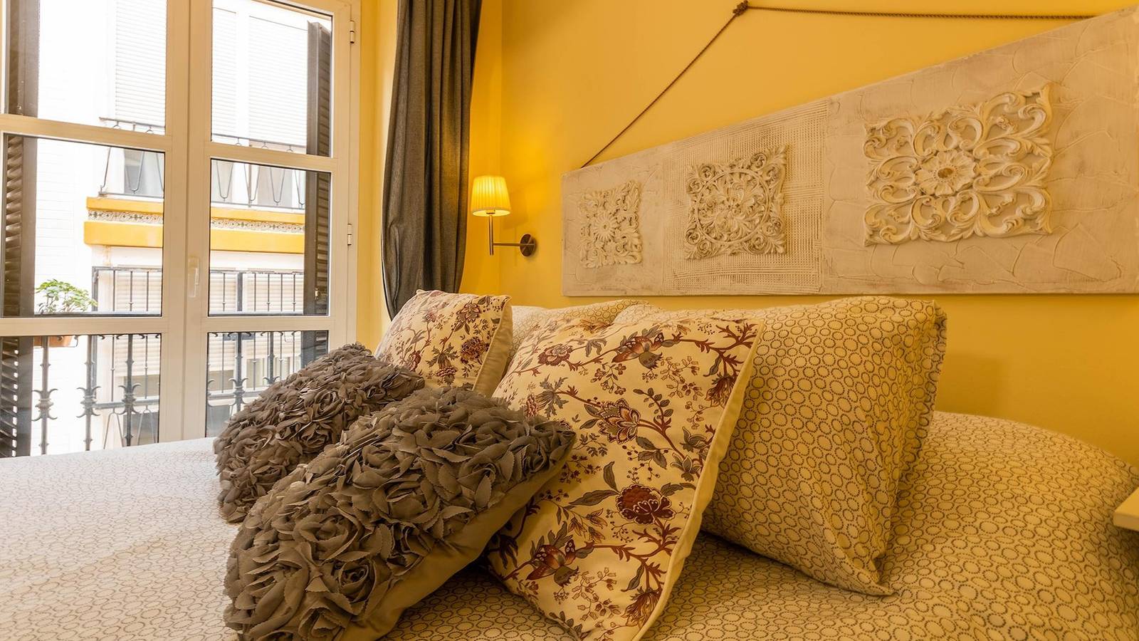 Entire vacation apartment, Apartment Dux Veragua Seville Center 3 Bedrooms ⭐⭐⭐⭐ in Casco Antiguo, Sevilla