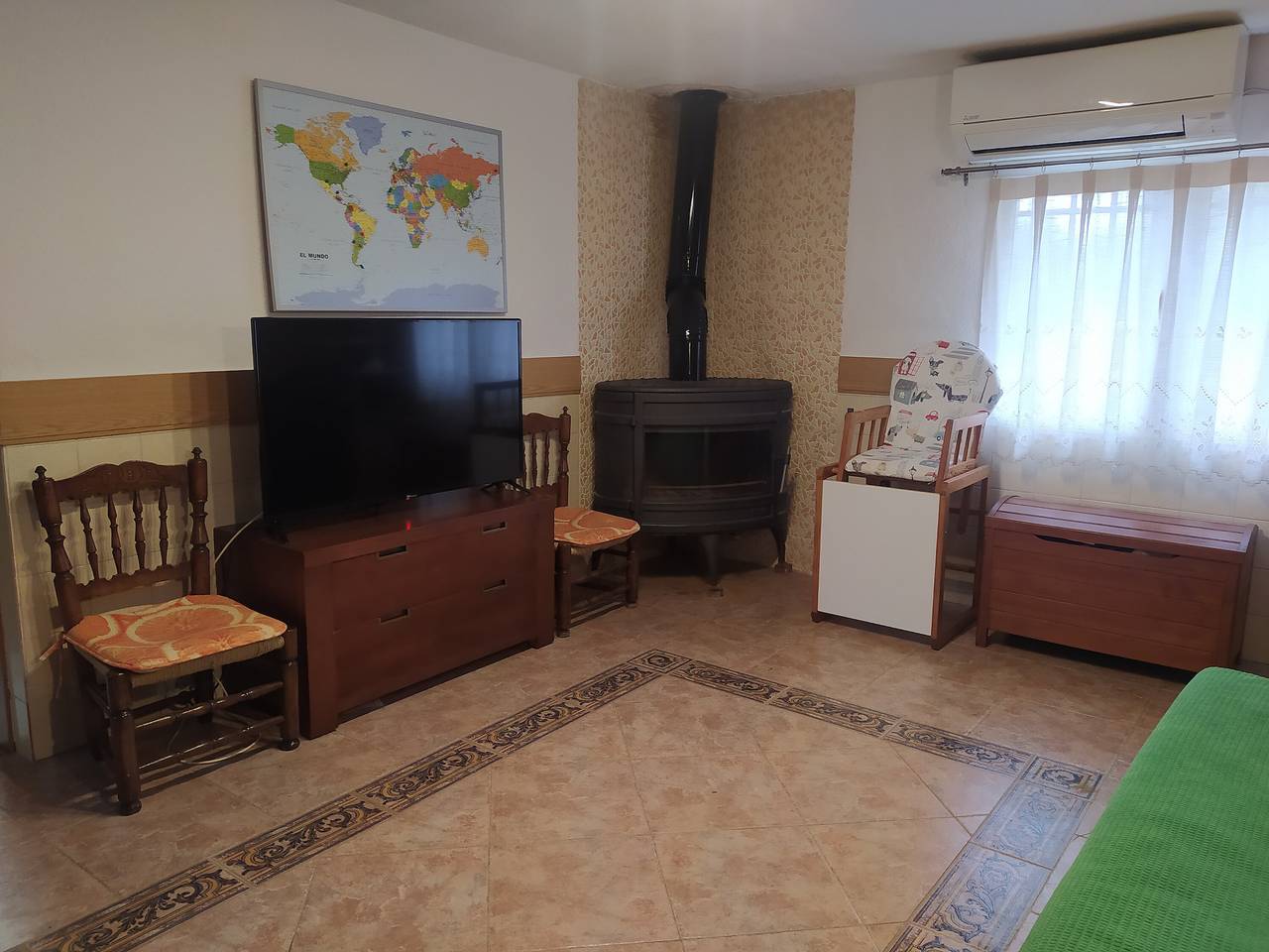 Holiday Home 'La Caseta D'Amparo' with Mountain View, Private Terrace and Wi-Fi in Catadau, Provinsen Valencia