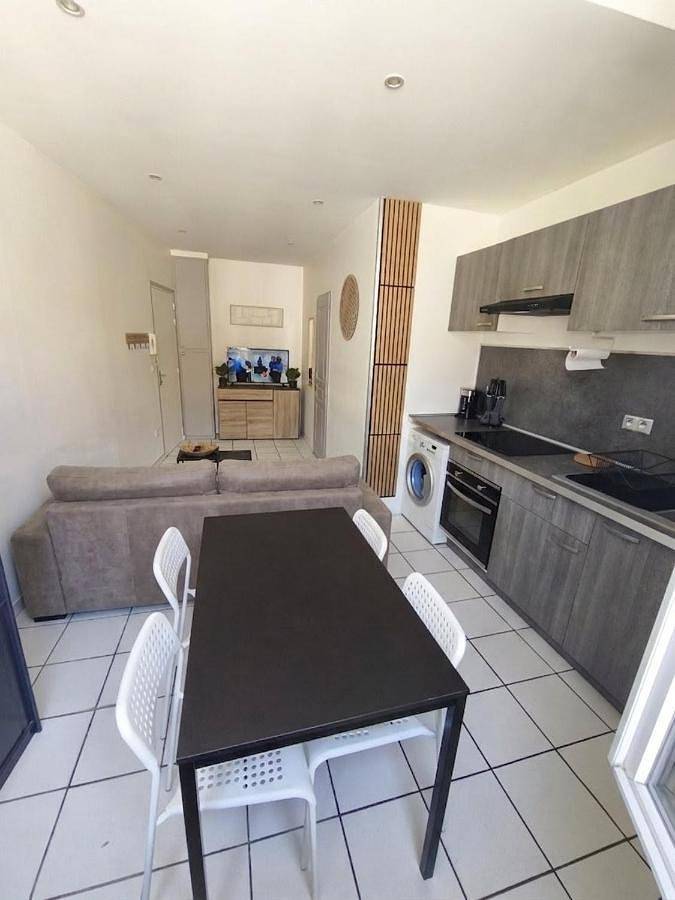 Appartement entier, Studio meublé centre ville proche de la gare in Villers-Cotterêts, Aisne