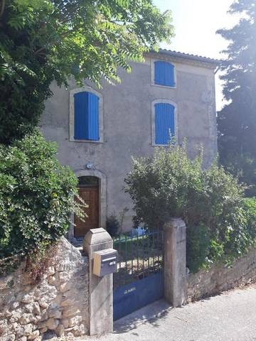 Gîte pour 4 personnes, avec jardin et vue à Monieux