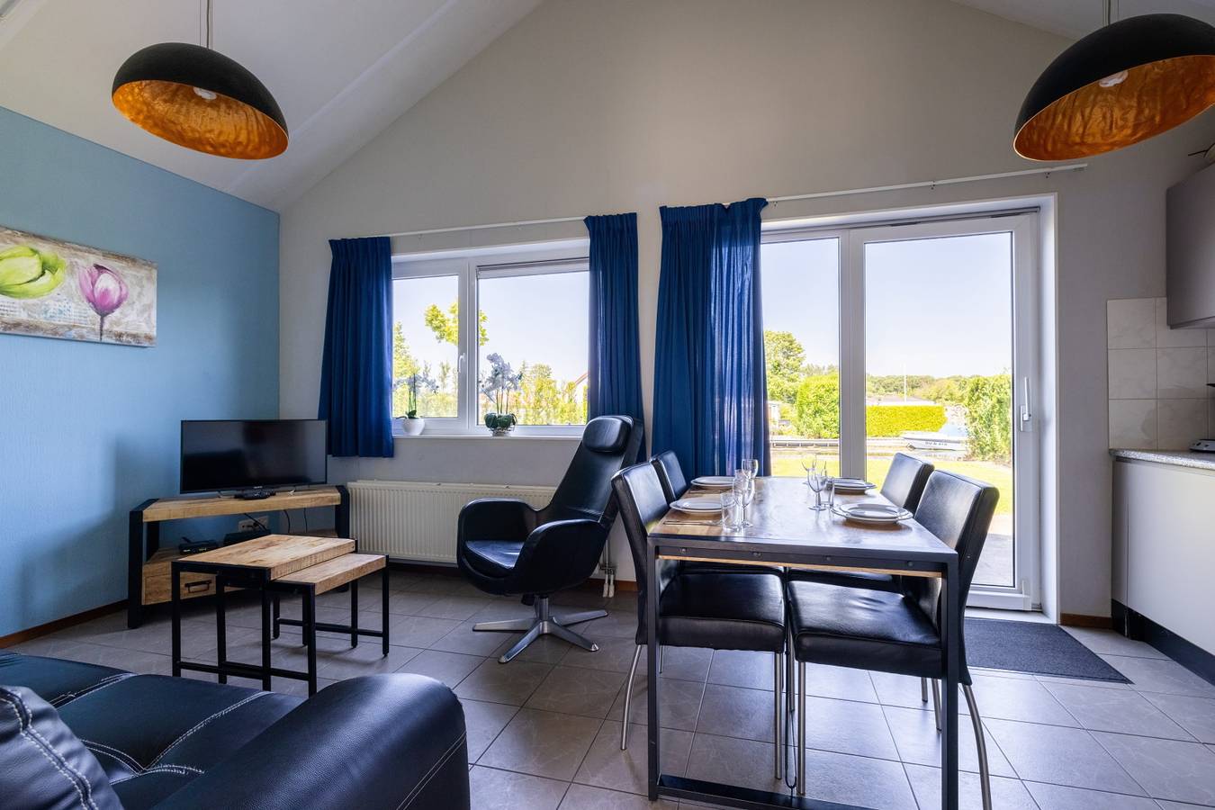 Schönes 3-Personen-Ferienhaus am Angelgewässer in der Nähe von Medemblik am Ijsselmeer. in Ijsselmeer