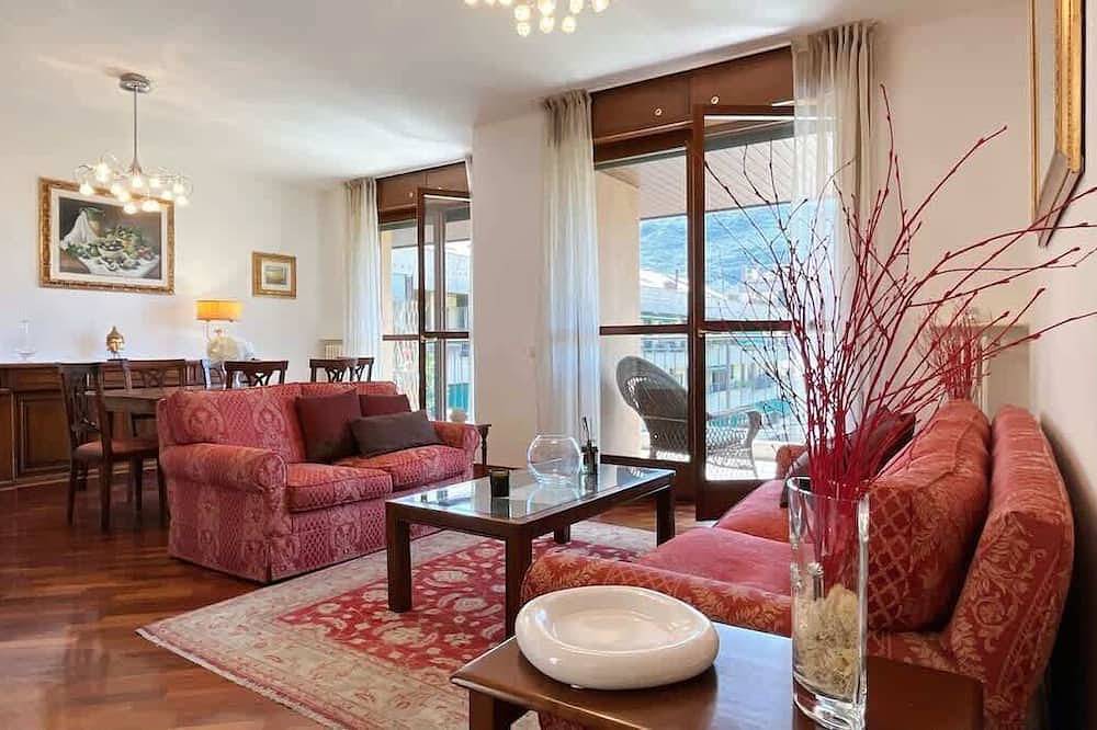 Appartamento intero, Sunny Penthouse - Affitti Brevi Italia in Lecco, Prealpi Bergamasche Occidentali