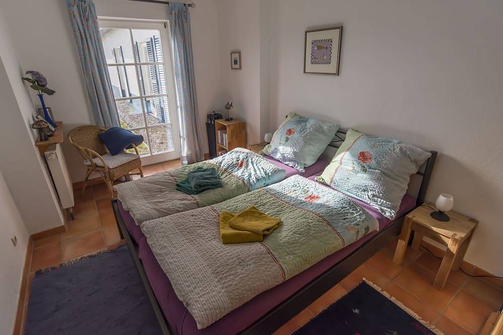 Ganze Wohnung, Ferien unter dem Reetdach - Wohnung 1 in Altenkirchen, Rügen