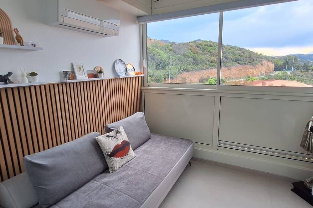 Entire apartment, Roof terrace apartment on the sea waterfront air conditioning wifi in Le Trayas, Saint-Raphaël