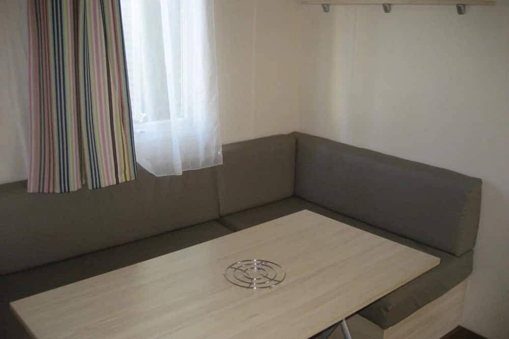 Zecamping 3 étoiles toboggans fitness locatif Tv clim 4 pers in Déols, Région de Châteauroux