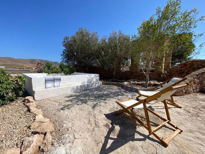 Casa rural para 5 personas, con piscina y jardín además de terraza y vistas, Se admiten mascotas en Níjar