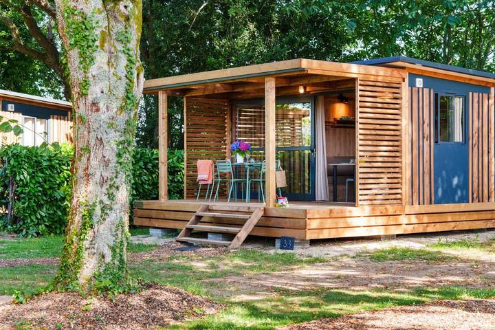 Camping para 4 personas, con vistas además de terraza y jardín en Concarneau