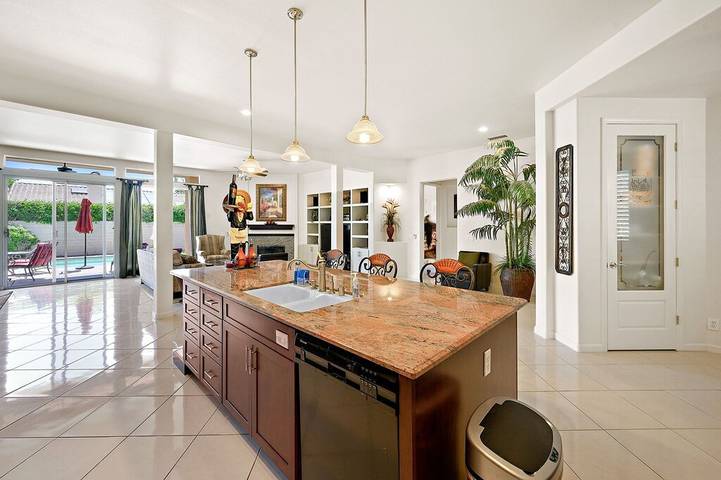 Vacation rental for 8 people, with hot tub and garden, with pets in Palm Desert