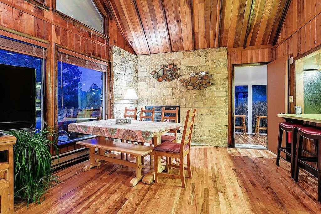 Privater Zugang zum Fluss, Whirlpool, Deck / Grill, Freistehendes Gästehaus, Chiminea, Wlan in Chaffee County