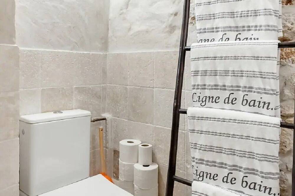 Notre Dame Romantic's Air Conditioning Apartment Paris Latin Quarter La Sorbonne in Paris, Île de France