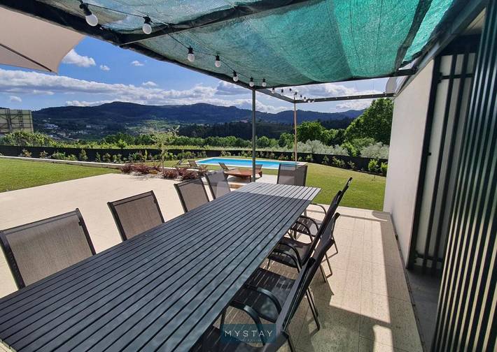 Location de vacances pour 8 personnes, avec piscine ainsi que vue et jardin dans Pedraça - 4