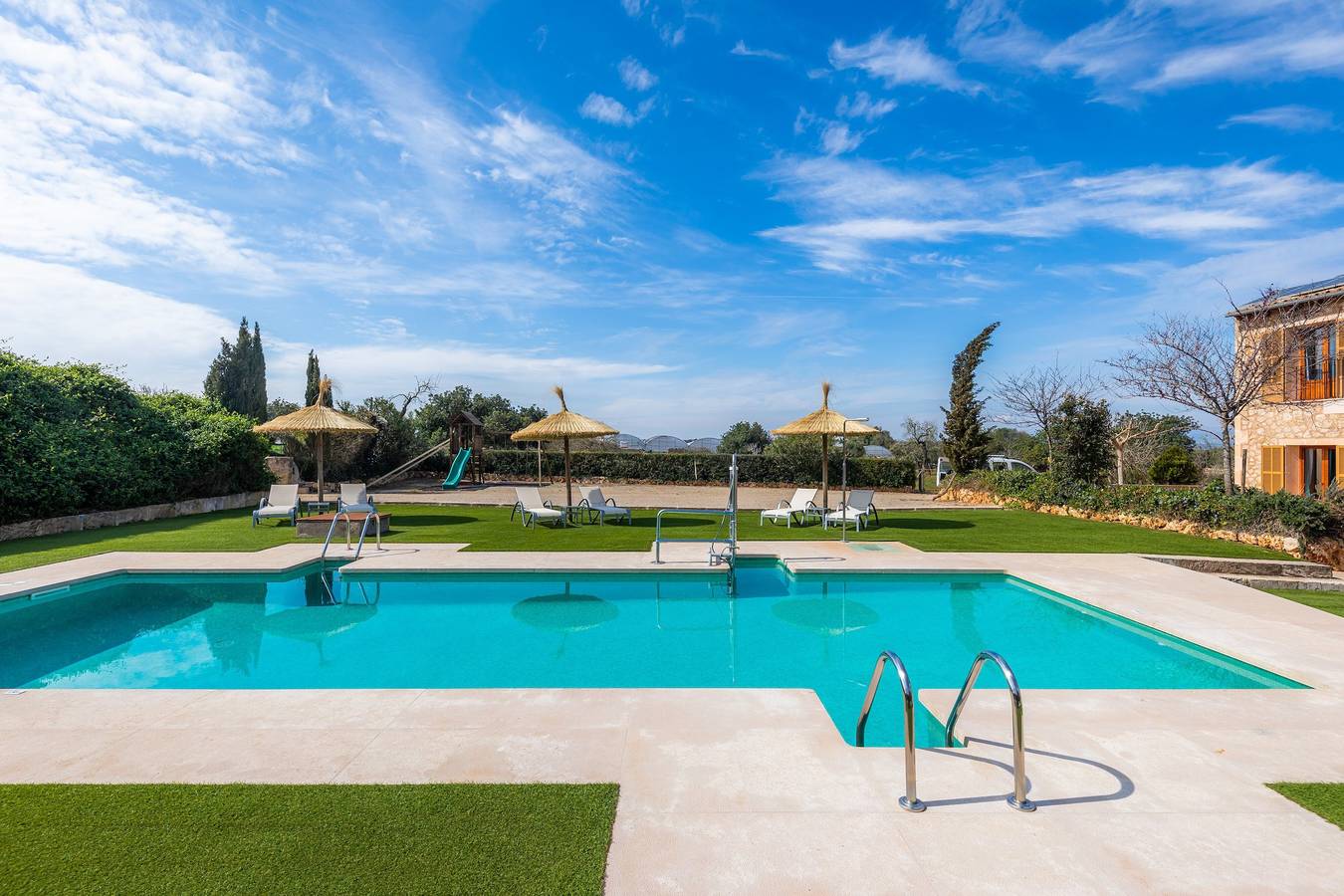 Ολόκληρο το διαμέρισμα, Apartment S Hort Can Capità Familiar Superior 2 close to the Sea with Shared Pool & Wi-Fi in Ariany, Majorca Center