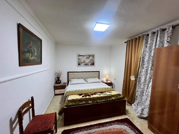 Villa für 10 Personen, mit Balkon und Terrasse sowie Garten und Ausblick in Albanien - 4
