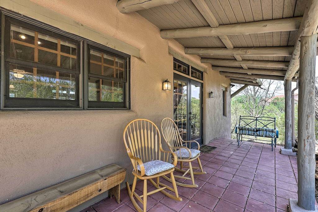 Ganze Wohnung, Hike & Relax: Prescott Studio w/ Thumb Butte Views in Prescott, Yavapai County