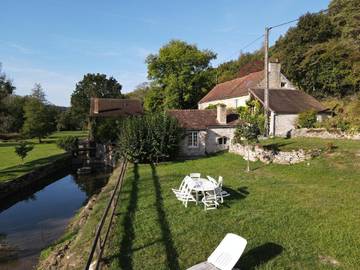 Chambre d’hôte pour 2 personnes, avec piscine ainsi que jardin et vue, animaux acceptés à Saint-Germain-le-Rocheux