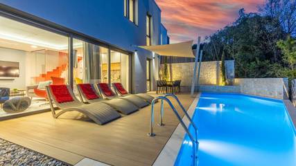 Ferienhaus für 8 Personen, mit Terrasse und Pool in Crikvenica