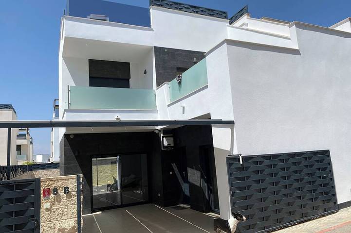 Villa voor 6 personen, met balkon in Benijófar