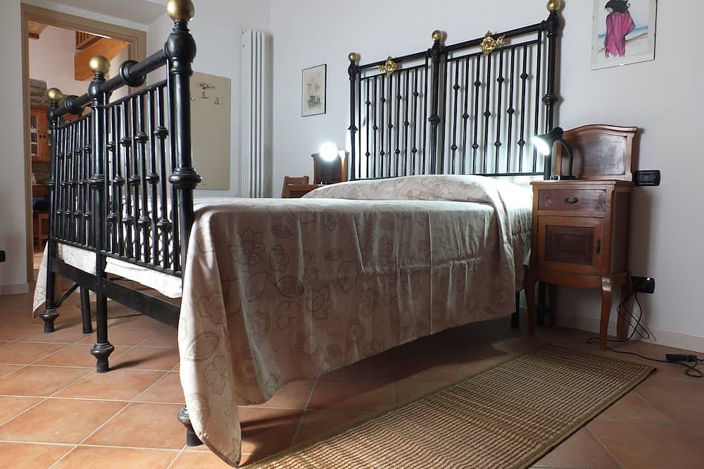 Appartement entier, Ferme Avec Jardin Clos entouré par les bois pour la marche Vues in Albareto, Apennin Parmensan