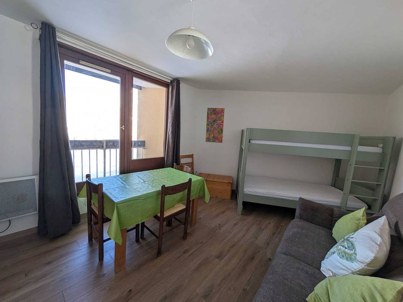 Gehele studio, Ski-in/out studio with balcony, pets allowed in Montgenèvre, Briançon en omgeving