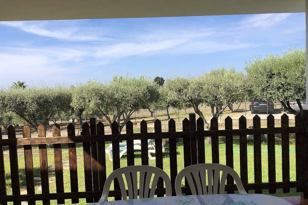 Entire apartment, 1 Bedroom Condo in Capo Vaticano in Faro Capo Vaticano, Vibo Valentia Province